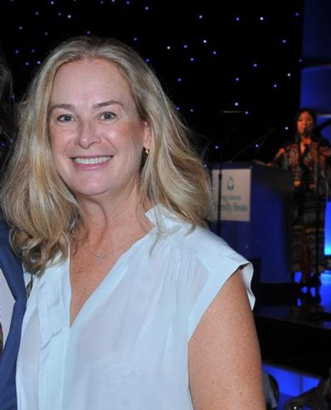 Elizabeth White Headshot