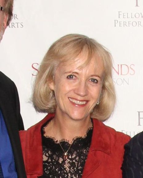 Virginia Nicholson Headshot