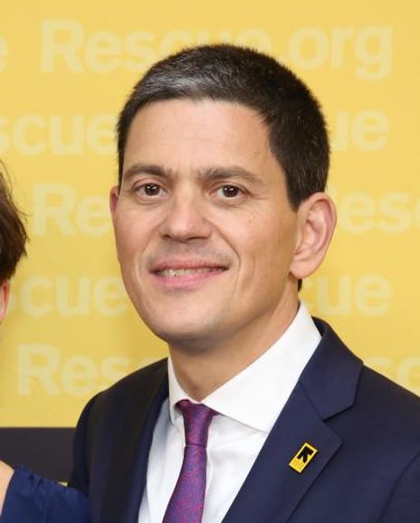 Louise Shackelton Headshot