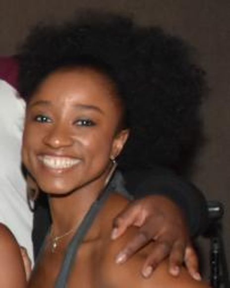 April Holloway Headshot