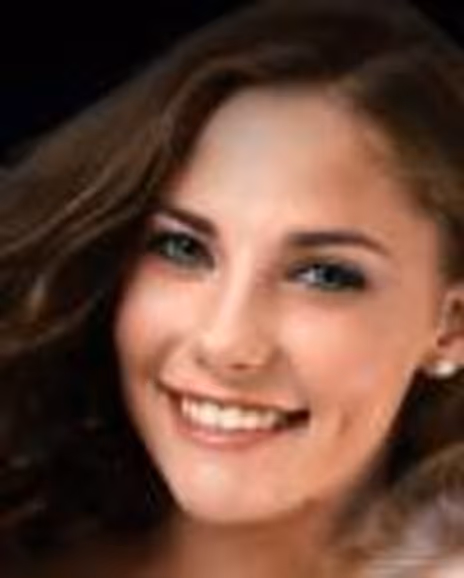 Annie Wogish Headshot