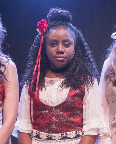 Debora Crabbe Headshot