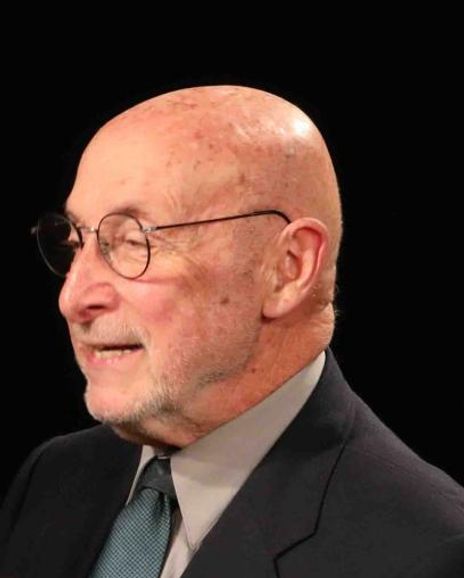 Macey Lavin Headshot