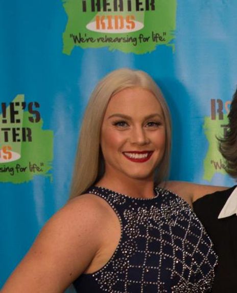 Elizabeth Rooney Headshot