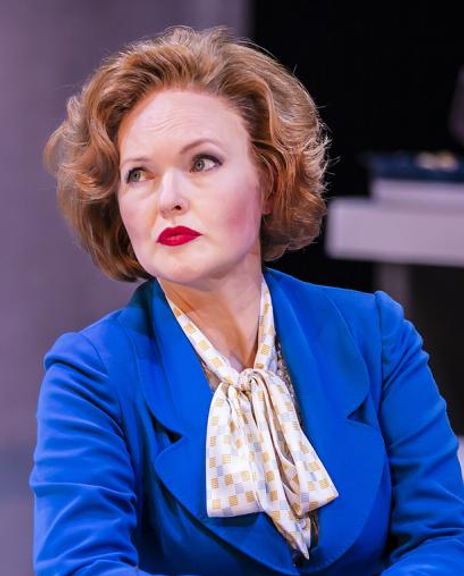 Emma Davies Headshot