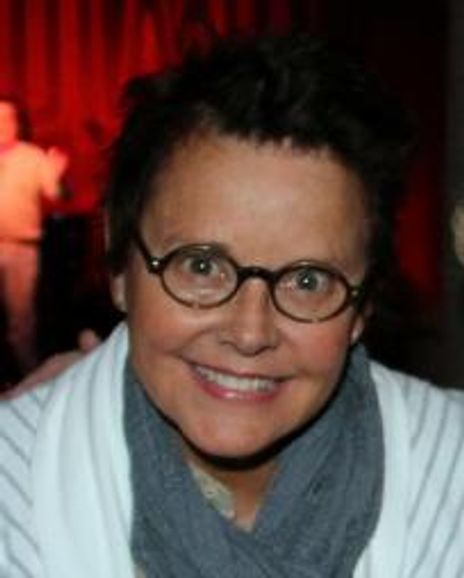 Amanda Bearse Headshot
