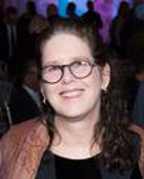 Julie Schaper Headshot