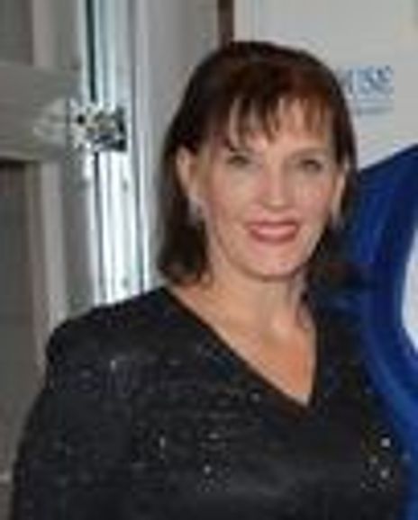 Sacia Fernandez Headshot