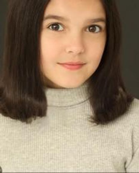 Molly K Lyons Headshot