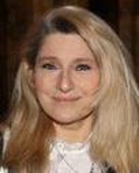 Lizzie Larsen Headshot