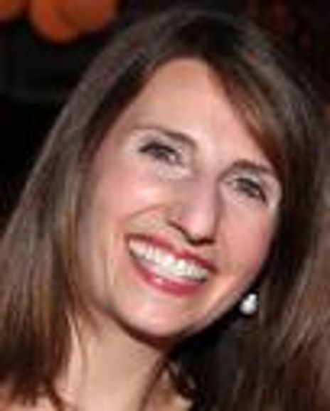 Elizebeth Swibel Headshot