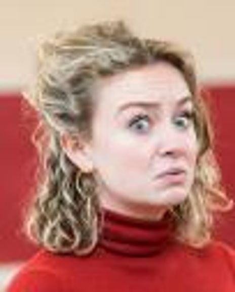 Phoebe Hames Headshot