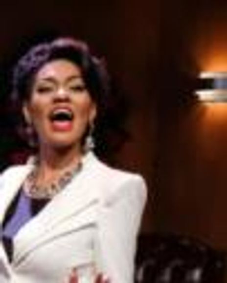 Janaya Jones Headshot