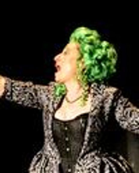 Michelle Hensel Headshot