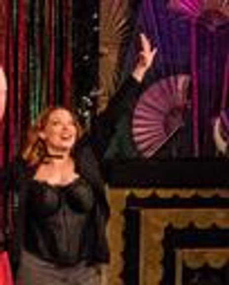 Jennifer Woda Headshot