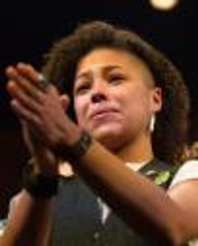 Victoria Janicki Headshot