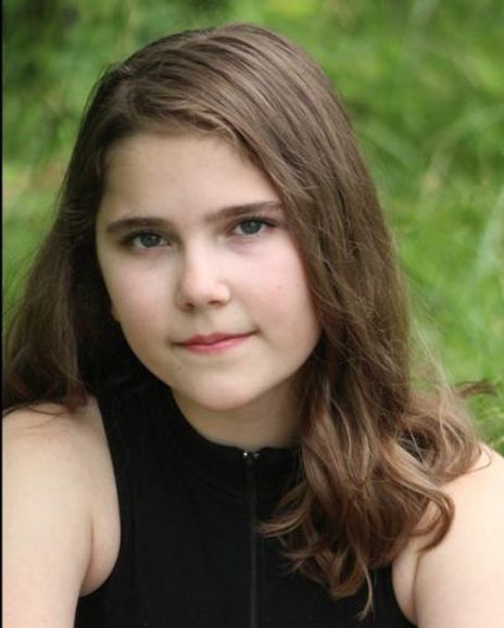 Anabel Moda Headshot