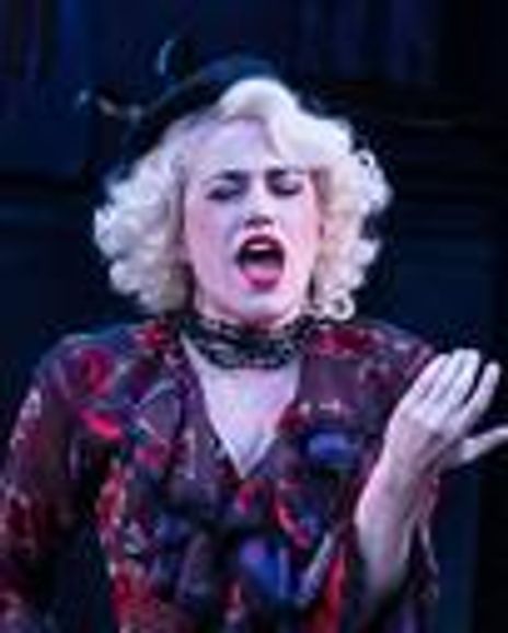 Cat Brindisi Headshot