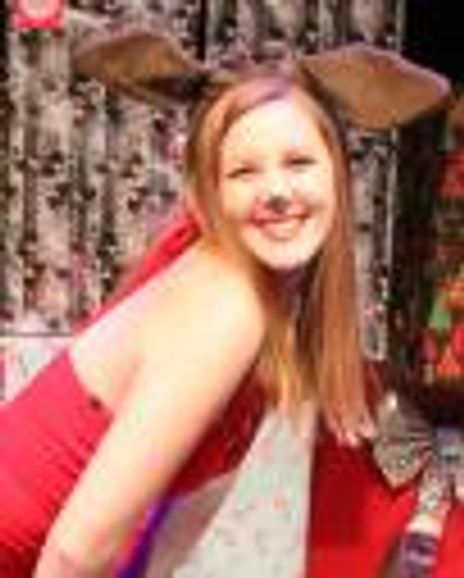 Hannah Schill Headshot