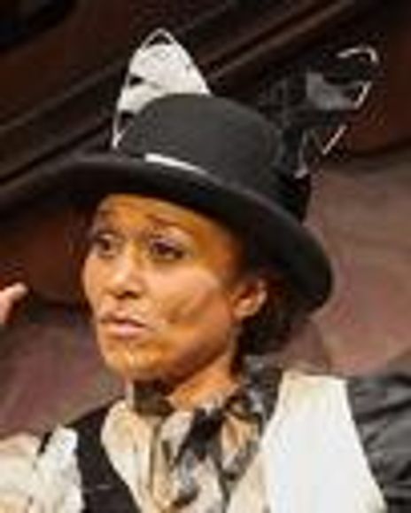 Amanda Gordon Headshot