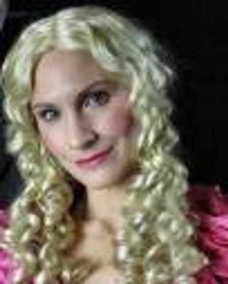 Amelia Huckel-Bauer Headshot