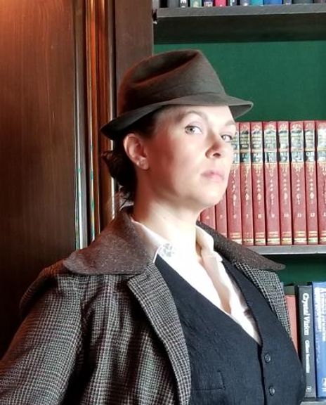 Amber Bogdewiecz Headshot