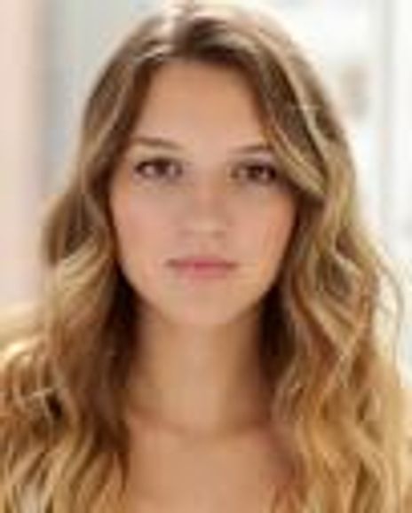 Dana Majeski Headshot