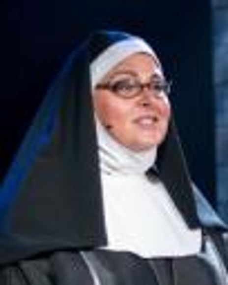 Stephanie Lesh-Farrell Headshot