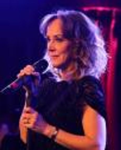 Janine La Manna Headshot