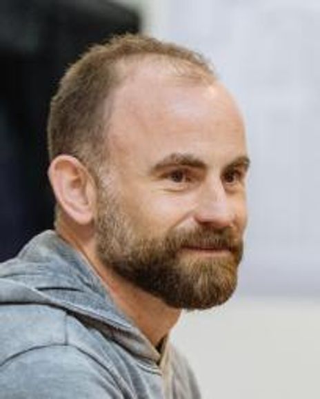 Laurie Sansom Headshot