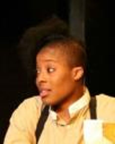 Stephanie Mattos Headshot