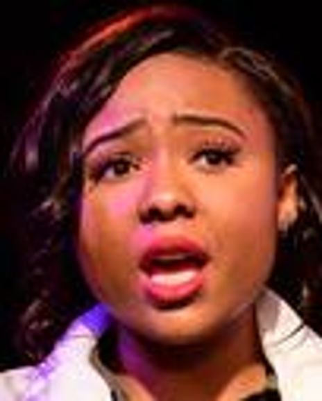 Caitlin Dobbins Headshot