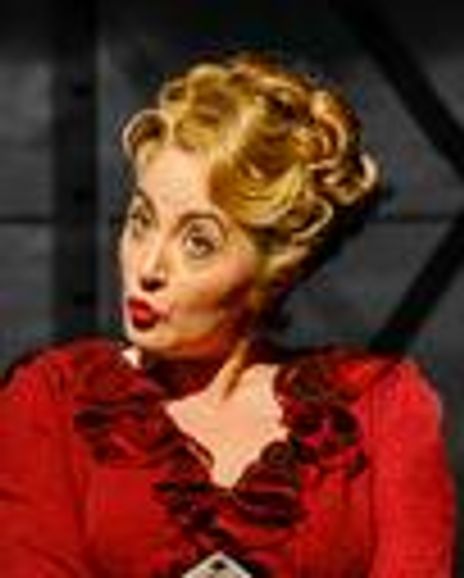 Lucy Thackeray Headshot