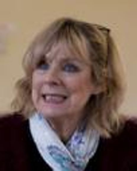 Julie Edwards Headshot