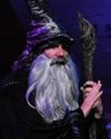 Zachary Holmes Headshot