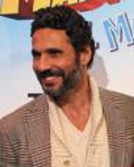Oscar Higares Headshot