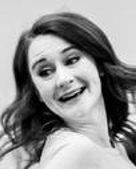 Molly Sampson Headshot