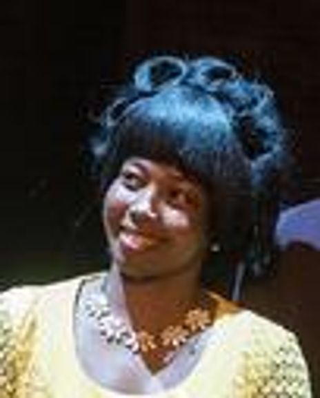 Renee Rivon Headshot