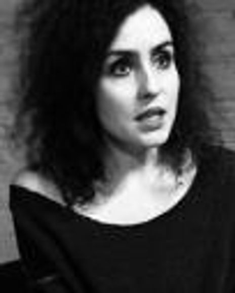 Siobhan McMillan Headshot