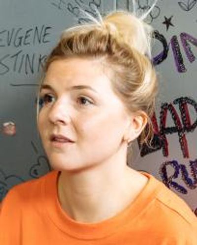 Eloise Davies Headshot