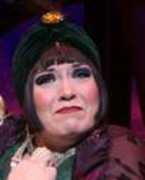 Annie Freres Headshot