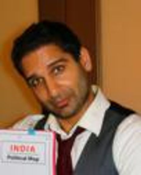 Kal Mansoor Headshot