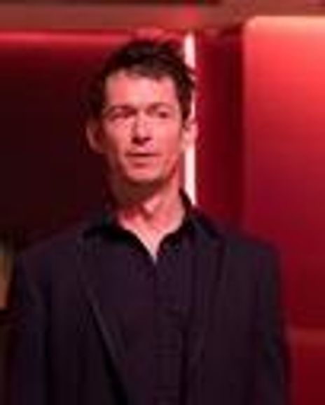 Simon Quarterman Headshot