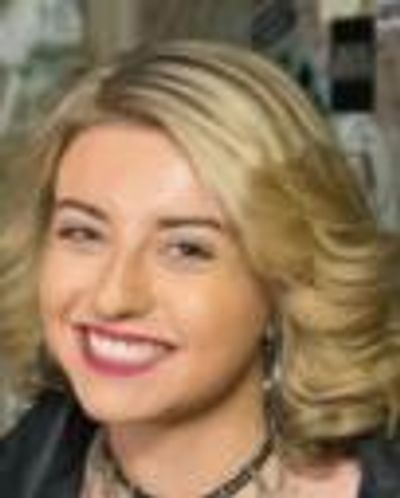 Hannah Bonnett Headshot