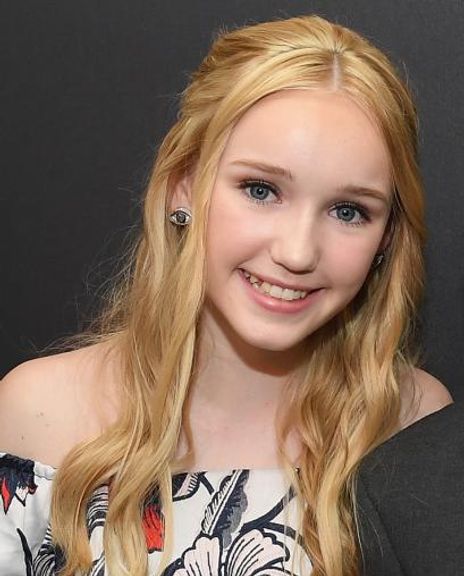 Joyce Robbins Headshot