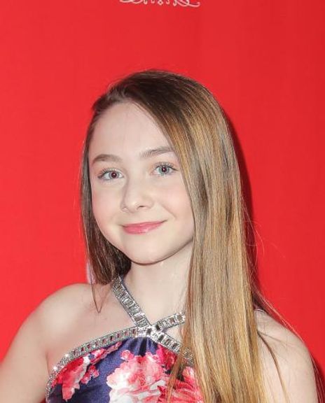 Kitana Turnbull Headshot