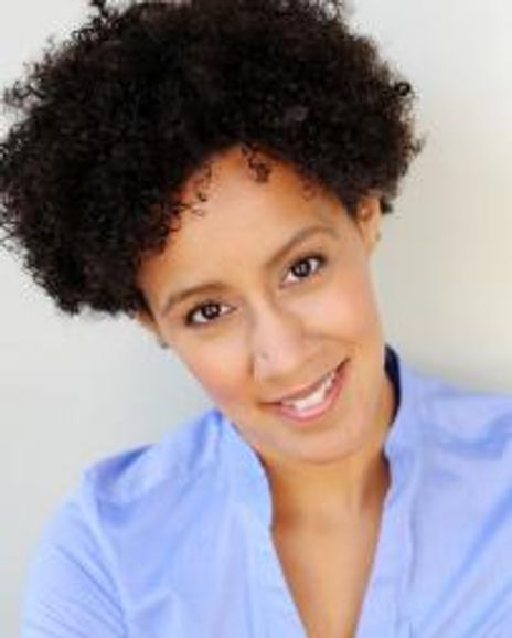 Erinn Holmes Headshot