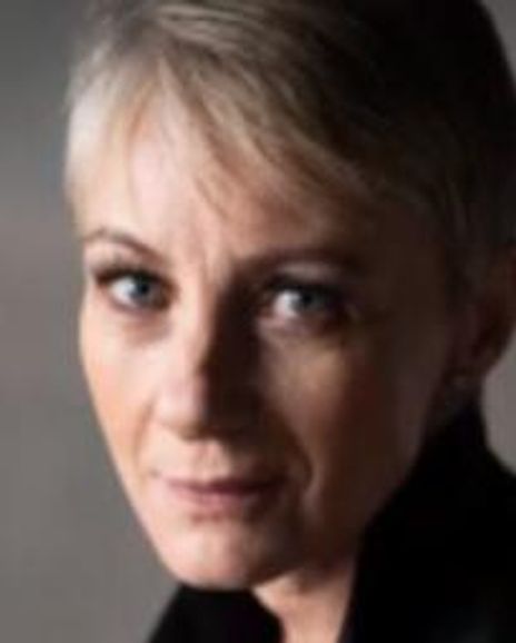 Laura Bellomy Headshot