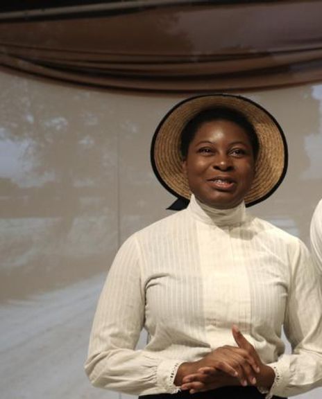 Stephanie Anuwe Headshot