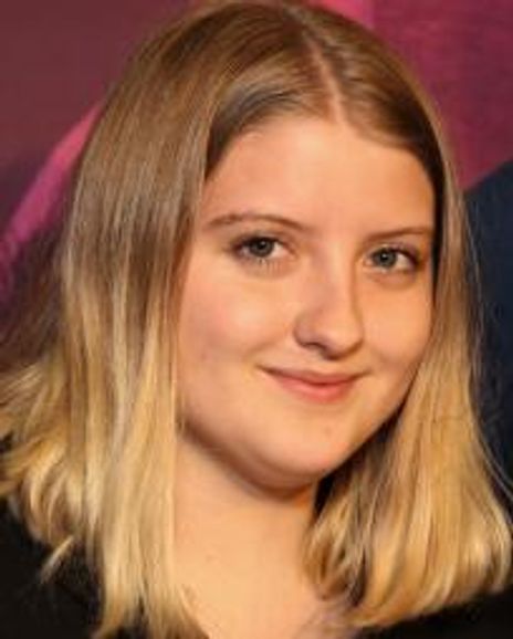 Poppy Edwards Headshot